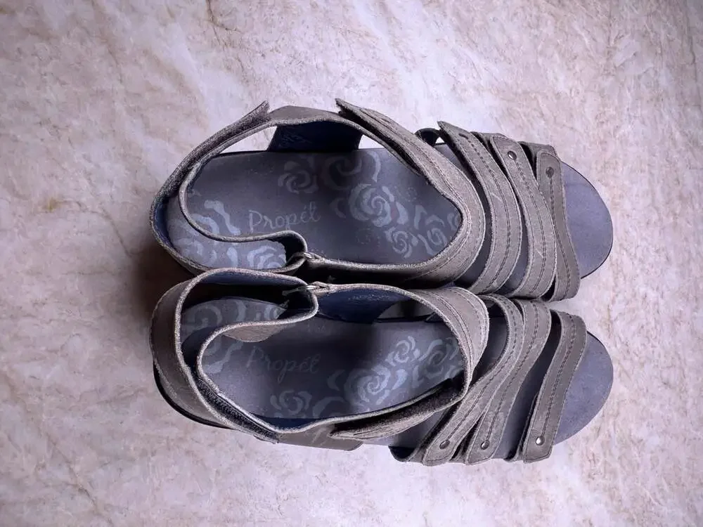 Propet Aurora Women’s Gray Leather Strappy Comfort Sandals Size 9 M Hook Loop